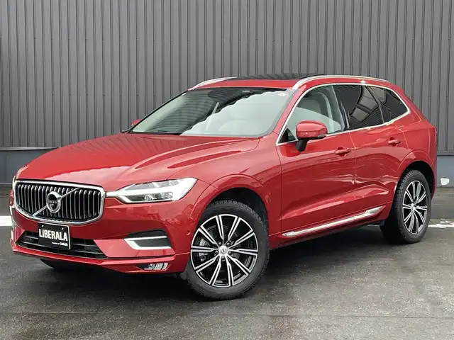 ボルボ ＸＣ６０ D4 AWD インスクリプション 青森県 2019(平31)年 4.2万km フュージョンレッドM ４WD/ワンオーナー/ハーマンカードンサウンド/サンルーフ/純正ナビ/（Bluetooth・TV・CD・DVD・AppleCarPlay・AndroidAuto）/自動駐車・自動発射機能/ヘッドアップディスプレイ/アダプティブクルーズコントロール/レーンキープアシスト/バーチャルコックピット/全方位カメラ/ドライブレコーダー/車間警告/ブラインドスポット/ステアリングヒーター/シートヒーター/ベンチレーション/メモリー付パワーシート/パワーバックドア/白革シート/木目調パネル/ステアリングスイッチ/革巻きステアリング/アダプティブヘッドライト/電動サイドブレーキ/オートLEDライト/コーナーセンサー/ETC/W・サイド・カーテンエアバック/ウインカーミラー/エンジンスタートボタン/スマートキーX2/取扱説明書/保証書/点検記録簿　/　H31・R2・R3・R4・R5・R6・R７ディーラ点検