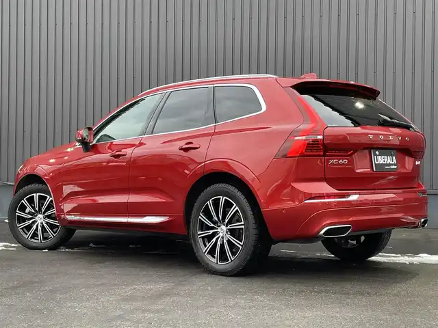 ボルボ ＸＣ６０ D4 AWD インスクリプション 青森県 2019(平31)年 4.2万km フュージョンレッドM ４WD/ワンオーナー/ハーマンカードンサウンド/サンルーフ/純正ナビ/（Bluetooth・TV・CD・DVD・AppleCarPlay・AndroidAuto）/自動駐車・自動発射機能/ヘッドアップディスプレイ/アダプティブクルーズコントロール/レーンキープアシスト/バーチャルコックピット/全方位カメラ/ドライブレコーダー/車間警告/ブラインドスポット/ステアリングヒーター/シートヒーター/ベンチレーション/メモリー付パワーシート/パワーバックドア/白革シート/木目調パネル/ステアリングスイッチ/革巻きステアリング/アダプティブヘッドライト/電動サイドブレーキ/オートLEDライト/コーナーセンサー/ETC/W・サイド・カーテンエアバック/ウインカーミラー/エンジンスタートボタン/スマートキーX2/取扱説明書/保証書/点検記録簿　/　H31・R2・R3・R4・R5・R6・R７ディーラ点検