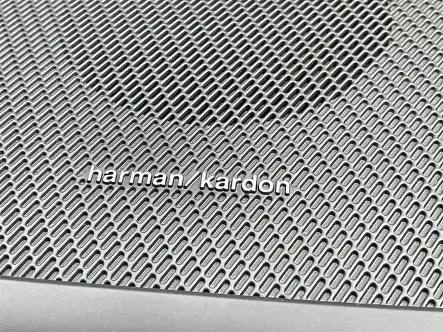 ボルボ ＸＣ６０ D4 AWD インスクリプション 青森県 2019(平31)年 4.2万km フュージョンレッドM ４WD/ワンオーナー/ハーマンカードンサウンド/サンルーフ/純正ナビ/（Bluetooth・TV・CD・DVD・AppleCarPlay・AndroidAuto）/自動駐車・自動発射機能/ヘッドアップディスプレイ/アダプティブクルーズコントロール/レーンキープアシスト/バーチャルコックピット/全方位カメラ/ドライブレコーダー/車間警告/ブラインドスポット/ステアリングヒーター/シートヒーター/ベンチレーション/メモリー付パワーシート/パワーバックドア/白革シート/木目調パネル/ステアリングスイッチ/革巻きステアリング/アダプティブヘッドライト/電動サイドブレーキ/オートLEDライト/コーナーセンサー/ETC/W・サイド・カーテンエアバック/ウインカーミラー/エンジンスタートボタン/スマートキーX2/取扱説明書/保証書/点検記録簿　/　H31・R2・R3・R4・R5・R6・R７ディーラ点検