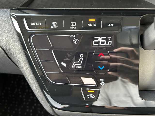 日産 ルークス ハイウェイスター X 愛知県 2021(令3)年 3.9万km ブラック /ワンオーナー車//R4/R5/R6/R7 D記録簿//純正メモリナビ//AM/FM/CD/DVD/フルセグ/BT/AUX//エマージェンシーブレーキ//車線逸脱警報//先行車発進お知らせ//標識検知機能//クリアランスソナー//ETC//両側パワースライドドア//オートLEDヘッドライト//フォグランプ//ヘッドライトレベライザー//車速連動ワイパー//ステアスイッチ//電格ミラー//オートリトラクタブルウィンカーミラー//ISOFIX//プッシュスタート//純正ドアバイザー//純正フロアマット//取説//保証書