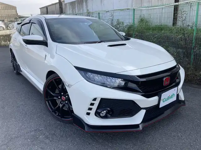 ホンダ シビック タイプR 静岡県 2017(平29)年 5.5万km チャンピオンシップホワイト 6MT車/純正ナビ/フルセグTV/バックモニター/ドライブレコーダー/クルーズコントロール/LEDヘッドランプ/オートライト/オートエアコン/革巻きステアリング/ステアリングスイッチ/純正20インチアルミホイール/スマートキー/プッシュエンジンスタート/禁煙車