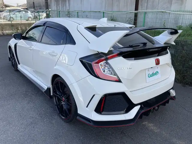 ホンダ シビック タイプR 静岡県 2017(平29)年 5.5万km チャンピオンシップホワイト 6MT車/純正ナビ/フルセグTV/バックモニター/ドライブレコーダー/クルーズコントロール/LEDヘッドランプ/オートライト/オートエアコン/革巻きステアリング/ステアリングスイッチ/純正20インチアルミホイール/スマートキー/プッシュエンジンスタート/禁煙車