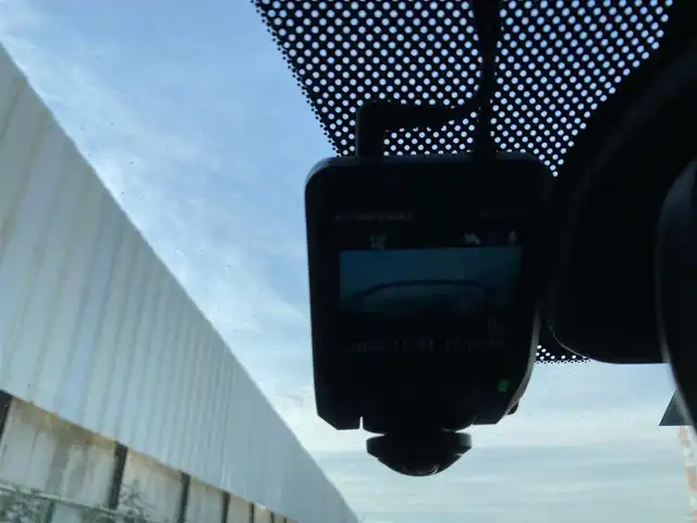 ホンダ シビック タイプR 静岡県 2017(平29)年 5.5万km チャンピオンシップホワイト 6MT車/純正ナビ/フルセグTV/バックモニター/ドライブレコーダー/クルーズコントロール/LEDヘッドランプ/オートライト/オートエアコン/革巻きステアリング/ステアリングスイッチ/純正20インチアルミホイール/スマートキー/プッシュエンジンスタート/禁煙車