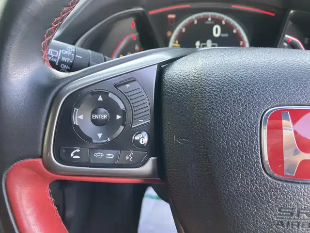 ホンダ シビック タイプR 静岡県 2017(平29)年 5.5万km チャンピオンシップホワイト 6MT車/純正ナビ/フルセグTV/バックモニター/ドライブレコーダー/クルーズコントロール/LEDヘッドランプ/オートライト/オートエアコン/革巻きステアリング/ステアリングスイッチ/純正20インチアルミホイール/スマートキー/プッシュエンジンスタート/禁煙車