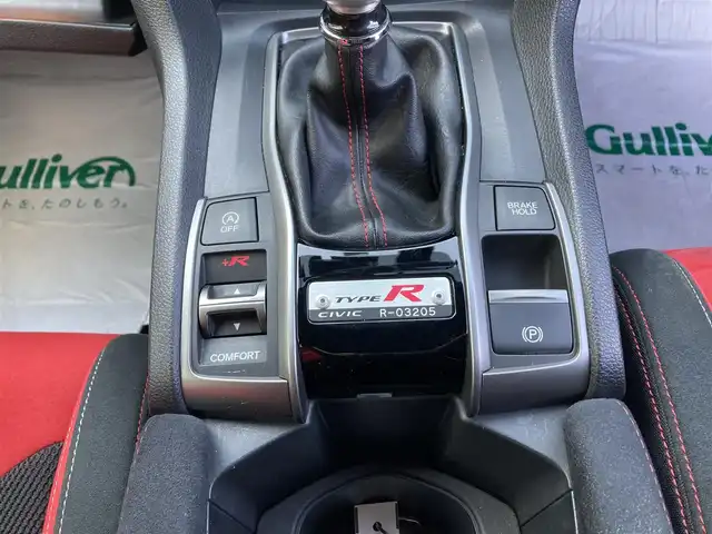 ホンダ シビック タイプR 静岡県 2017(平29)年 5.5万km チャンピオンシップホワイト 6MT車/純正ナビ/フルセグTV/バックモニター/ドライブレコーダー/クルーズコントロール/LEDヘッドランプ/オートライト/オートエアコン/革巻きステアリング/ステアリングスイッチ/純正20インチアルミホイール/スマートキー/プッシュエンジンスタート/禁煙車