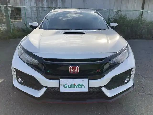 ホンダ シビック タイプR 静岡県 2017(平29)年 5.5万km チャンピオンシップホワイト 6MT車/純正ナビ/フルセグTV/バックモニター/ドライブレコーダー/クルーズコントロール/LEDヘッドランプ/オートライト/オートエアコン/革巻きステアリング/ステアリングスイッチ/純正20インチアルミホイール/スマートキー/プッシュエンジンスタート/禁煙車