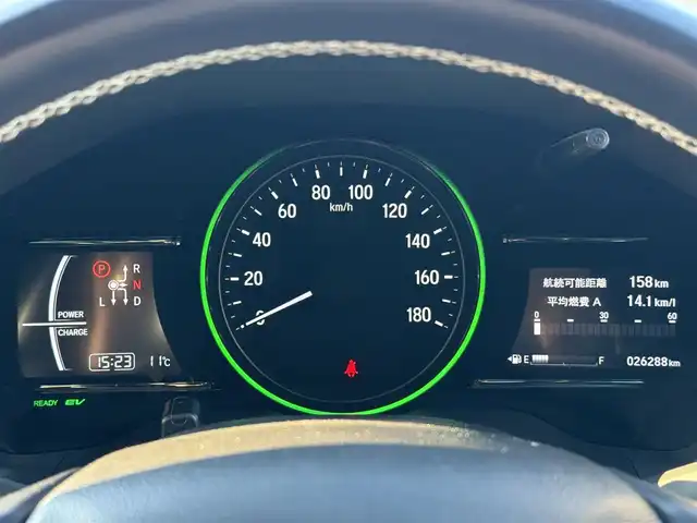 ホンダ ヴェゼル ハイブリッド Z ホンダセンシング 東京都 2017(平29)年 2.6万km ホワイトオーキッドパール 純正8インチナビ(VXM-175VFEi)/【CD/DVD/FM/AM/TV/BT/SD/USB/ ipod/VTR/AUX/HDMI】/バックカメラ/ビルトインETC/前後ドライブレコーダー/衝突軽減ブレーキ/車線維持システム/アダクティブクルーズコントロール/パワーシート/シートメモリー/シートヒーター/レザーシート/パドルシフト/LEDヘッドライト/LEDフォグライト/純正17インチAW/プッシュスタート/スマートキー/スペアキー×１