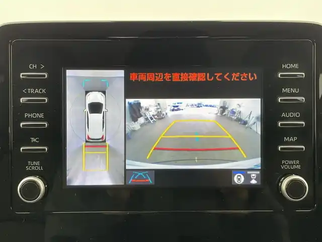 トヨタ アクア X 富山県 2023(令5)年 2.1万km プラチナホワイトパールマイカ 純正ディスプレイオーディオ/（AM/FM/BT/Miracast）/パノラミックビューモニター/プリクラッシュセーフティ/レーダークルーズコントロール/レーンディパーチャーアラート/オートマチックハイビーム/LEDヘッドライト/クリアランスソナー/ビルトインETC/AC100V充電/スマートキー×２/プッシュスタート/シートカバー/純正フロアマット/取扱説明書