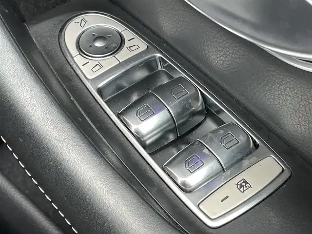 メルセデス・ベンツ ＣＬＳ２２０ｄ スポーツ エクスクルーシブPKG 千葉県 2020(令2)年 5.7万km ダイヤモンドホワイト エクスクルーシブパッケージ(￥575/000)/　ブルメスターサウンド/ヘッドアップディスプレイ/　ナッパレザーシート/エアサスペンション/ガラススライディングルーフ(￥156/000)/レーダーセーフティパッケージ/　衝突軽減ブレーキ/レーンキープアシスト/　レーダークルーズコントロール/ブラインドスポットモニター/　クリアランスソナー/12.3インチメーカーナビ/　フルセグ/BT/USB/カープレイ/全方位カメラ/ステアリングスイッチ/パドルシフト/ETC2.0/パワーシート(D/N席)/メモリーシート(D/N席)/シートヒーター(D/N/2列席)/エアシート(D/N席)/アンビエントライト/LEDヘッドライト/オートライト/オートハイビーム/スマートキー/プッシュスタート/純正19インチAW