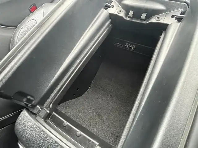 メルセデス・ベンツ ＣＬＳ２２０ｄ スポーツ エクスクルーシブPKG 千葉県 2020(令2)年 5.7万km ダイヤモンドホワイト エクスクルーシブパッケージ(￥575/000)/　ブルメスターサウンド/ヘッドアップディスプレイ/　ナッパレザーシート/エアサスペンション/ガラススライディングルーフ(￥156/000)/レーダーセーフティパッケージ/　衝突軽減ブレーキ/レーンキープアシスト/　レーダークルーズコントロール/ブラインドスポットモニター/　クリアランスソナー/12.3インチメーカーナビ/　フルセグ/BT/USB/カープレイ/全方位カメラ/ステアリングスイッチ/パドルシフト/ETC2.0/パワーシート(D/N席)/メモリーシート(D/N席)/シートヒーター(D/N/2列席)/エアシート(D/N席)/アンビエントライト/LEDヘッドライト/オートライト/オートハイビーム/スマートキー/プッシュスタート/純正19インチAW