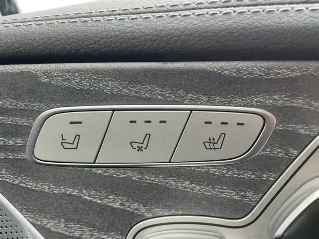 メルセデス・ベンツ ＣＬＳ２２０ｄ スポーツ エクスクルーシブPKG 千葉県 2020(令2)年 5.7万km ダイヤモンドホワイト エクスクルーシブパッケージ(￥575/000)/　ブルメスターサウンド/ヘッドアップディスプレイ/　ナッパレザーシート/エアサスペンション/ガラススライディングルーフ(￥156/000)/レーダーセーフティパッケージ/　衝突軽減ブレーキ/レーンキープアシスト/　レーダークルーズコントロール/ブラインドスポットモニター/　クリアランスソナー/12.3インチメーカーナビ/　フルセグ/BT/USB/カープレイ/全方位カメラ/ステアリングスイッチ/パドルシフト/ETC2.0/パワーシート(D/N席)/メモリーシート(D/N席)/シートヒーター(D/N/2列席)/エアシート(D/N席)/アンビエントライト/LEDヘッドライト/オートライト/オートハイビーム/スマートキー/プッシュスタート/純正19インチAW