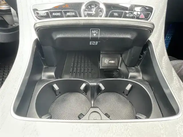 メルセデス・ベンツ ＣＬＳ２２０ｄ スポーツ エクスクルーシブPKG 千葉県 2020(令2)年 5.7万km ダイヤモンドホワイト エクスクルーシブパッケージ(￥575/000)/　ブルメスターサウンド/ヘッドアップディスプレイ/　ナッパレザーシート/エアサスペンション/ガラススライディングルーフ(￥156/000)/レーダーセーフティパッケージ/　衝突軽減ブレーキ/レーンキープアシスト/　レーダークルーズコントロール/ブラインドスポットモニター/　クリアランスソナー/12.3インチメーカーナビ/　フルセグ/BT/USB/カープレイ/全方位カメラ/ステアリングスイッチ/パドルシフト/ETC2.0/パワーシート(D/N席)/メモリーシート(D/N席)/シートヒーター(D/N/2列席)/エアシート(D/N席)/アンビエントライト/LEDヘッドライト/オートライト/オートハイビーム/スマートキー/プッシュスタート/純正19インチAW
