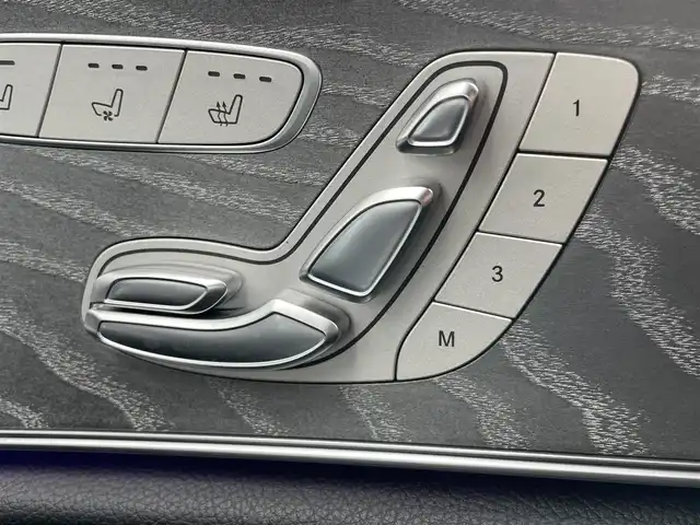 メルセデス・ベンツ ＣＬＳ２２０ｄ スポーツ エクスクルーシブPKG 千葉県 2020(令2)年 5.7万km ダイヤモンドホワイト エクスクルーシブパッケージ(￥575/000)/　ブルメスターサウンド/ヘッドアップディスプレイ/　ナッパレザーシート/エアサスペンション/ガラススライディングルーフ(￥156/000)/レーダーセーフティパッケージ/　衝突軽減ブレーキ/レーンキープアシスト/　レーダークルーズコントロール/ブラインドスポットモニター/　クリアランスソナー/12.3インチメーカーナビ/　フルセグ/BT/USB/カープレイ/全方位カメラ/ステアリングスイッチ/パドルシフト/ETC2.0/パワーシート(D/N席)/メモリーシート(D/N席)/シートヒーター(D/N/2列席)/エアシート(D/N席)/アンビエントライト/LEDヘッドライト/オートライト/オートハイビーム/スマートキー/プッシュスタート/純正19インチAW