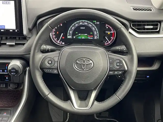 トヨタ ＲＡＶ４ G 埼玉県 2022(令4)年 2.3万km ホワイトパールクリスタルシャイン ＴＲＤエアロ　純正ナビ　バックカメラ　デジタルインナーミラー　ビルトインＥＴＣ　トヨタセーフティセンス　　メモリシート　シートヒーター　ベンチレーション　ステアリングヒーター　ＨＤＭＩ　純正アルミ　スマートキー　オートライト　地デジTV