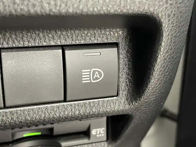 トヨタ ＲＡＶ４ G 埼玉県 2022(令4)年 2.3万km ホワイトパールクリスタルシャイン ＴＲＤエアロ　純正ナビ　バックカメラ　デジタルインナーミラー　ビルトインＥＴＣ　トヨタセーフティセンス　　メモリシート　シートヒーター　ベンチレーション　ステアリングヒーター　ＨＤＭＩ　純正アルミ　スマートキー　オートライト　地デジTV