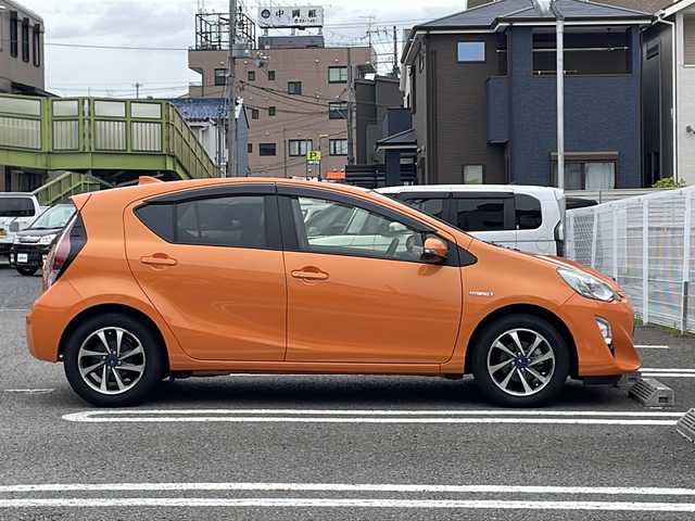 トヨタ アクア S 兵庫県 2017(平29)年 3万km オレンジパールクリスタルシャイン 登録時走行距離29916km/モデリスタ15インチAW/アルパインナビ/フルセグTV/Bluetooth/バックカメラ/前後ドライブレコーダー/スマートエントリーパッケージ/スマートエントリー/スタートシステム、イモビライザー、オートライト/LEDヘッドランプパッケージ/ブラック加飾付LEDヘッドランプパッケージ/LEDフロントフォグランプ/ETC/取扱説明書・保証書