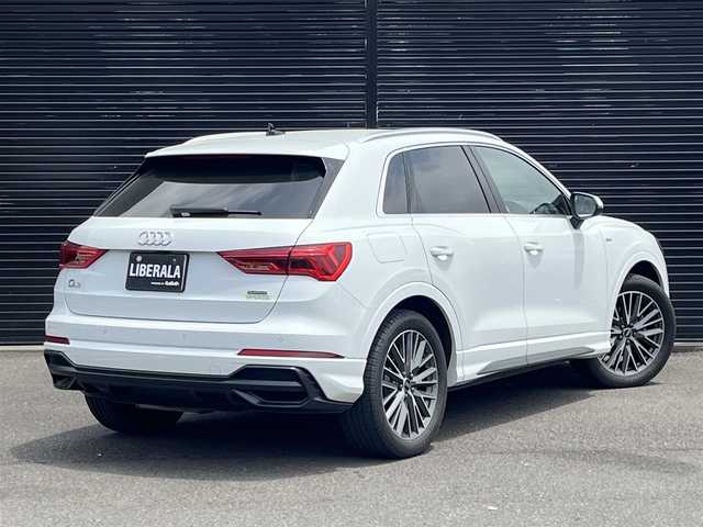 アウディ Ｑ３ 35TDIクワトロ Sライン 静岡県 2021(令3)年 2.9万km 白 バーチャルコックピット/純正ナビ/（BT/USB）/３６０°カメラ/ベーシックパッケージ/・シートヒーター/・オートマチックテールゲート/・パワーシート/・Audiホールドシステム/アシスタンスパッケージ/・アダプティブクルーズアシスト/・ハイビームアシスト/・サイドアシスト/・リアクロストラフィックアシスト/プラスパッケージ/・パーシャルレザー/・マルチカラーアンビエントライティング/・19インチ20スポークVデザインアルミホイール/テクノロジーパッケージ/・スマートフォンインターフェース/・ワイヤレスチャージング/前後ドライブレコーダー/ETC/スタッドレスタイヤ積み込み