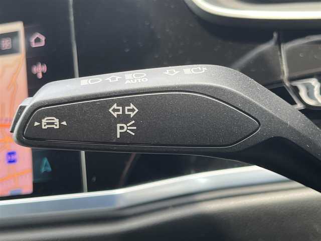 アウディ Ｑ３ 35TDIクワトロ Sライン 静岡県 2021(令3)年 2.9万km 白 バーチャルコックピット/純正ナビ/（BT/USB）/３６０°カメラ/ベーシックパッケージ/・シートヒーター/・オートマチックテールゲート/・パワーシート/・Audiホールドシステム/アシスタンスパッケージ/・アダプティブクルーズアシスト/・ハイビームアシスト/・サイドアシスト/・リアクロストラフィックアシスト/プラスパッケージ/・パーシャルレザー/・マルチカラーアンビエントライティング/・19インチ20スポークVデザインアルミホイール/テクノロジーパッケージ/・スマートフォンインターフェース/・ワイヤレスチャージング/前後ドライブレコーダー/ETC/スタッドレスタイヤ積み込み