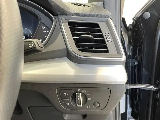 アウディ Ｑ５ 40TDIクワトロ スポーツ 福岡県 2020(令2)年 3.6万km 黒 アシスタンスＰＫＧ　/純正ナビ　/フルセグＴＶ　/３６０°カメラ　/ＡＣＣ　/ＢＳＭ　/ＬＫＡ　/マトリクスＬＥＤライト　/バーチャルＣＰ　/ハーフレザーシート　/シートヒーター　/前後クリアランスソナー　/パワーバックドア