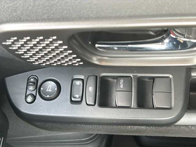 ホンダ Ｎ ＢＯＸ カスタム ターボ 山口県 2023(令5)年 1.5万km メテオロイドグレーメタリック 純正メモリナビ/DVD再生機能有/フルセグテレビ/Bluetooth/バックカメラ/Honda SENSING/ETC/ドライブレコーダー/USB入力端子/LEDライト/オートライト/両側パワースライドドア/SRSカーテンエアバッグ/スマートキー/プッシュアップスタート/15インチ純正アルミホイール