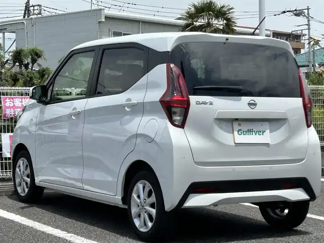 日産 デイズ X 静岡県 2023(令5)年 0.7万km ホワイトパール ユーザー買取車両/ワンオーナー/純正9インチナビ(MM222D-L)/　【BT/地デジフルセグTV/HDMI】/純正14インチAW/エマージェンシーブレーキ/車線逸脱警報/ETC/バックカメラ/USBポート/スマートキー/プッシュスタート/新車時保証書/取扱説明書/スペアキー×1