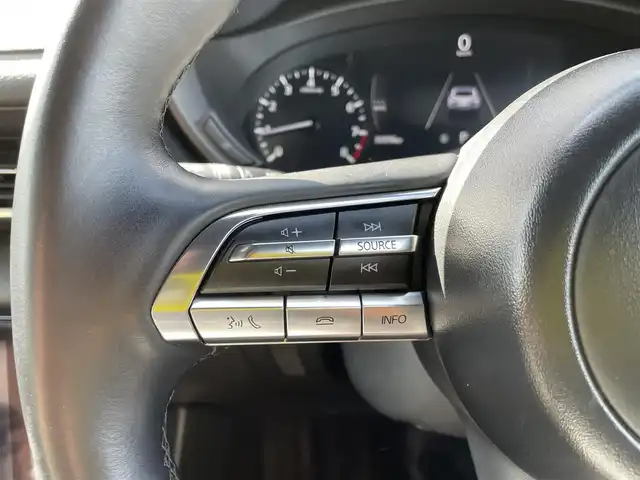 マツダ ＭＸ－３０ 石川県 2022(令4)年 3.7万km ポリメタルグレーメタリック3トーン 4WD/ワンオーナー/純正メモリーナビ/フルセグTV /全方位カメラ/ハンドルヒーター/LEDヘッドライト /ETC /レーダークルーズ /レーダーブレーキ/純正アルミホイール /スマートキー /プッシュスタート /電動ミラー /パワーシート/レーンキープアシスト /オートエアコン/ドライブレコーダー/保証書