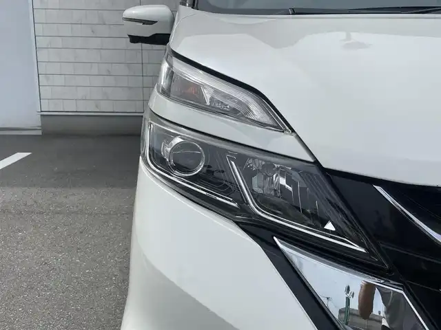 日産 セレナ ハイウェイスター Vセレクション 福岡県 2018(平30)年 7.5万km ブリリアントホワイトパール 純正９型SDナビ（フルセグTV/CD/DVD/BT）アラウンドビューモニタープロパイロットエマージェンシーブレーキコーナーセンサー両側電動ドラレコデジタルインナーミラー前席シートヒーターオートホールド純正LEDヘッドライト純正フロアマット純正アルミホイールスマートキープッシュスタート