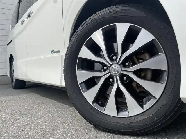 日産 セレナ ハイウェイスター Vセレクション 福岡県 2018(平30)年 7.5万km ブリリアントホワイトパール 純正９型SDナビ（フルセグTV/CD/DVD/BT）アラウンドビューモニタープロパイロットエマージェンシーブレーキコーナーセンサー両側電動ドラレコデジタルインナーミラー前席シートヒーターオートホールド純正LEDヘッドライト純正フロアマット純正アルミホイールスマートキープッシュスタート