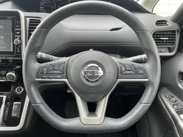 日産 セレナ ハイウェイスター Vセレクション 福岡県 2018(平30)年 7.5万km ブリリアントホワイトパール 純正９型SDナビ（フルセグTV/CD/DVD/BT）アラウンドビューモニタープロパイロットエマージェンシーブレーキコーナーセンサー両側電動ドラレコデジタルインナーミラー前席シートヒーターオートホールド純正LEDヘッドライト純正フロアマット純正アルミホイールスマートキープッシュスタート