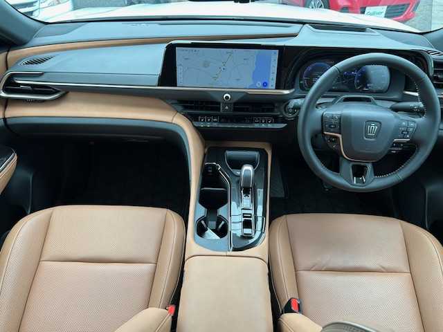 トヨタ クラウン スポーツ Z 茨城県 2023(令5)年 0.6万km プレシャスホワイトパール 純正ナビ/FM/AM/BT/フルセグTV/バックカメラ/全周囲カメラ/ブラインドスポットモニター/デジタルインナーミラー/アドバンスパーク/パーキングアシスト/横滑り防止装置/盗難防止装置/衝突被害軽減システム/パワーバックドア/クルーズコントロール/革シート/シートヒーター/エアシート/LEDオートライト/オートマチックハイビーム/ワイヤレス充電/USBポート/ETC2.0