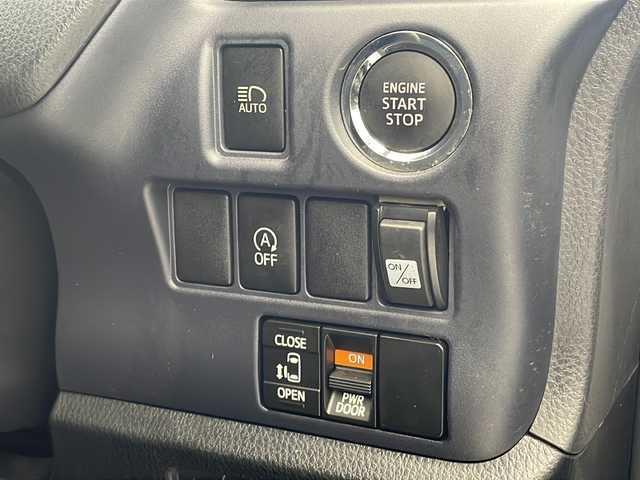 トヨタ ヴォクシー V 沖縄県 2014(平26)年 7.7万km ホワイトパールクリスタルシャイン 純正ＳＤナビ（NSZT-W62G）/フルセグＴＶ/ＢＴ/ＤＶＤ/ＣＤ/ラジオ/バックカメラ/パワースライドドア/ドライブレコーダー/ＥＴＣ/クルーズコントロール/ステアリングスイッチ/プッシュスタート/モデリスタエアロ/FUJITSUBOスポーツマフラー/社外18インチアルミホイール