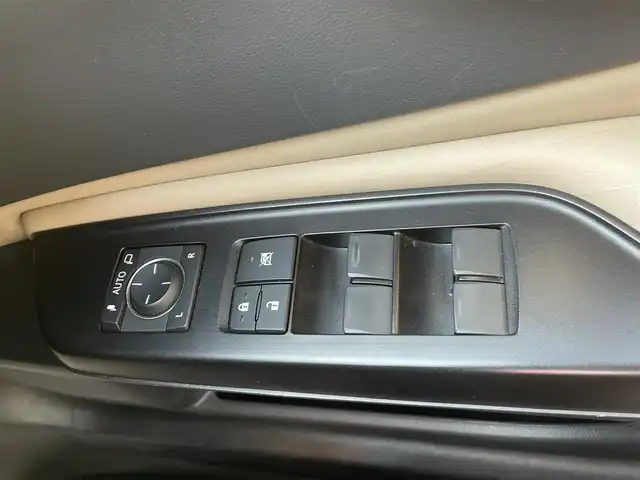 レクサス ＥＳ 300h バージョンL 千葉県 2020(令2)年 6.2万km アイスエクリュマイカメタリック ムーンルーフ/レザーシート/純正12.3インチSDナビ/・CD/DVD/MSV/Bluetooth/フルセグTV/パノラミックビューカメラ/レクサスセーフティシステム＋/・レーダークルーズコントロール/・プリクラッシュセーフティ/・レーンキープアシスト/・パーキングサポートブレーキ/・オートマチックハイビーム/・ブラインドスポットモニター/全席シートヒーター/前席シートベンチレーション/前席パワーシート/前後コーナーセンサー/パワートランクリッド/AC100V1500W電源/LEDヘッドランプ/オートライト/純正18インチアルミホイール/ウッドコンビステアリング/ヘッドアップディスプレイ/ステアリングヒーター/パドルシフト/左右独立オートエアコン/スマートエントリー/ビルトインETC2.0/社外ドライブレコーダー【HDR752G】/電動リヤサンシェード/サイド＆カーテンエアバッグ