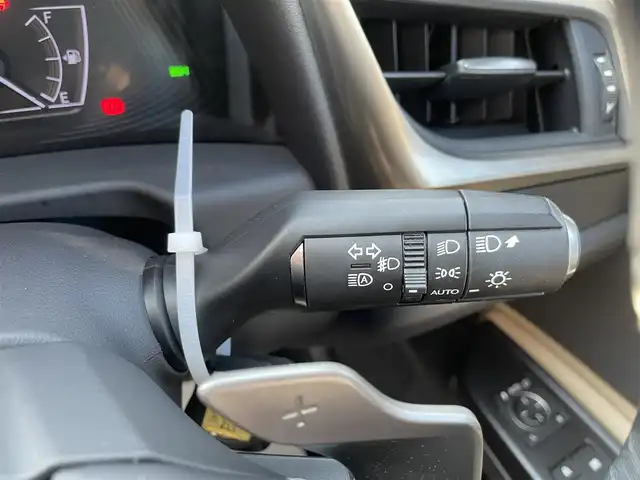レクサス ＥＳ 300h バージョンL 千葉県 2020(令2)年 6.2万km アイスエクリュマイカメタリック ムーンルーフ/レザーシート/純正12.3インチSDナビ/・CD/DVD/MSV/Bluetooth/フルセグTV/パノラミックビューカメラ/レクサスセーフティシステム＋/・レーダークルーズコントロール/・プリクラッシュセーフティ/・レーンキープアシスト/・パーキングサポートブレーキ/・オートマチックハイビーム/・ブラインドスポットモニター/全席シートヒーター/前席シートベンチレーション/前席パワーシート/前後コーナーセンサー/パワートランクリッド/AC100V1500W電源/LEDヘッドランプ/オートライト/純正18インチアルミホイール/ウッドコンビステアリング/ヘッドアップディスプレイ/ステアリングヒーター/パドルシフト/左右独立オートエアコン/スマートエントリー/ビルトインETC2.0/社外ドライブレコーダー【HDR752G】/電動リヤサンシェード/サイド＆カーテンエアバッグ