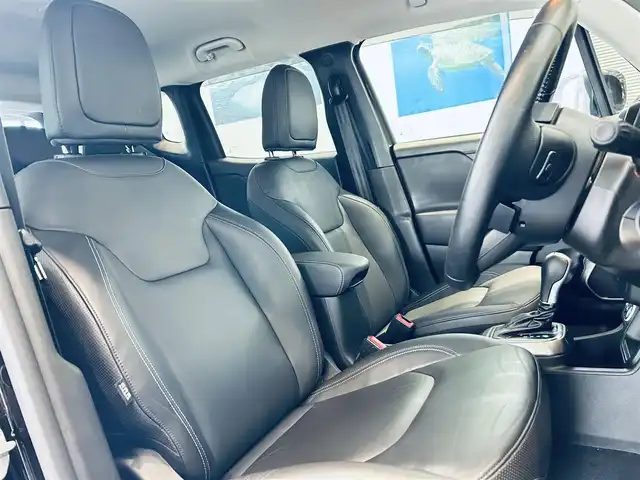クライスラー・ジープ ジープ レネゲード リミテッド 大阪府 2022(令4)年 1.9万km 黒 黒革/パワーシート/シートヒーター/ステアリングヒーター/ACC/純正ナビ/TV/バックカメラ/applecarplay/純正17インチAW/ブラインドスポット/クリアランスソナー/ETC