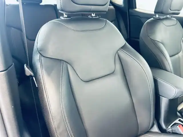 クライスラー・ジープ ジープ レネゲード リミテッド 大阪府 2022(令4)年 1.9万km 黒 黒革/パワーシート/シートヒーター/ステアリングヒーター/ACC/純正ナビ/TV/バックカメラ/applecarplay/純正17インチAW/ブラインドスポット/クリアランスソナー/ETC