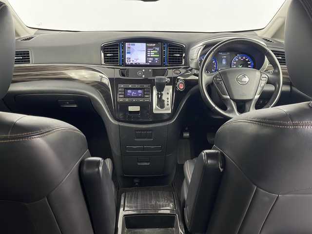 日産 エルグランド 250ハイウェイスター 埼玉県 2014(平26)年 4.7万km ファントムブラック 純正フリップダウンモニター/純正ナビ　MM514D-L/(Bluetooth/CD/DVD/USB/AM/FM)/地デジフルセグ/バックカメラ/ETC/クルーズコントロール/デジタルインナーミラー/オットマン/プッシュスタート/両側パワースライドドア/ロールサンシェード/フロントフォグランプ/ウィンカーミラー/純正フロアマット/純正18インチアルミホイール