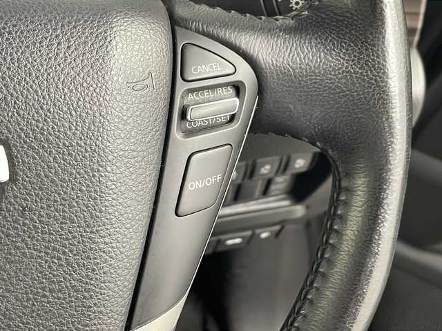 日産 エルグランド 250ハイウェイスター 埼玉県 2014(平26)年 4.7万km ファントムブラック 純正フリップダウンモニター/純正ナビ　MM514D-L/(Bluetooth/CD/DVD/USB/AM/FM)/地デジフルセグ/バックカメラ/ETC/クルーズコントロール/デジタルインナーミラー/オットマン/プッシュスタート/両側パワースライドドア/ロールサンシェード/フロントフォグランプ/ウィンカーミラー/純正フロアマット/純正18インチアルミホイール