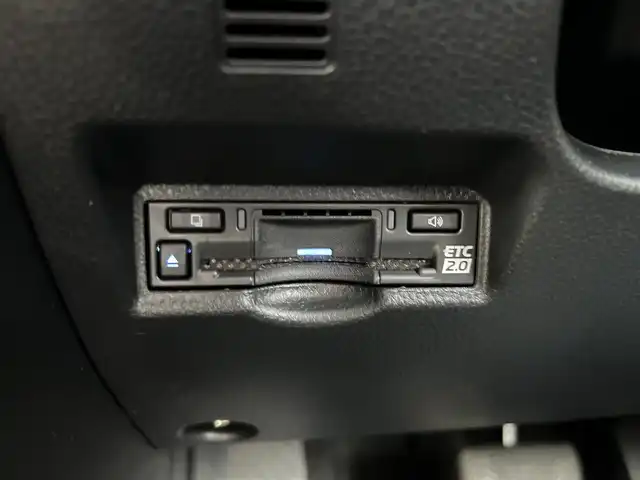 トヨタ ヴォクシー ハイブリッド S－Z 静岡県 2025(令7)年 0.2万km アティチュードブラックマイカ ワンオーナー　/純正ナビ　/・フルセグＴＶ　/・Ｂｌｕｅｔｏｏｔｈ接続　/・ＤＶＤ再生　/レーダークルーズ　/トヨタセーフティーセンス　/両側パワスラ　/電動Ｐ・オートブレーキホールド　/ＡＣ１００Ｖ電源　/前席シートヒーター/プッシュスタート/スマートキー/スペアキー