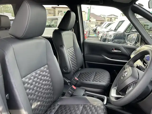 トヨタ ヴォクシー ハイブリッド S－Z 静岡県 2025(令7)年 0.2万km アティチュードブラックマイカ ワンオーナー　/純正ナビ　/・フルセグＴＶ　/・Ｂｌｕｅｔｏｏｔｈ接続　/・ＤＶＤ再生　/レーダークルーズ　/トヨタセーフティーセンス　/両側パワスラ　/電動Ｐ・オートブレーキホールド　/ＡＣ１００Ｖ電源　/前席シートヒーター/プッシュスタート/スマートキー/スペアキー