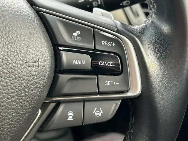ホンダ アコード EX 茨城県 2020(令2)年 4.8万km ルナシルバーM 8インチホンダインターナビ/バックカメラ/AppleCarPlay/サンルーフ/ホンダセンシング/ブラインドスポットインフォメーション/ヘッドアップディスプレイ/ワイヤレス充電器/ビルトインETC/LEDヘッドランプ/オートライト/純正18インチアルミホイール/革巻きステアリング/パドルシフト/黒革シート/シートヒーター/ドライビングポジションシステム/パワーシート/禁煙車