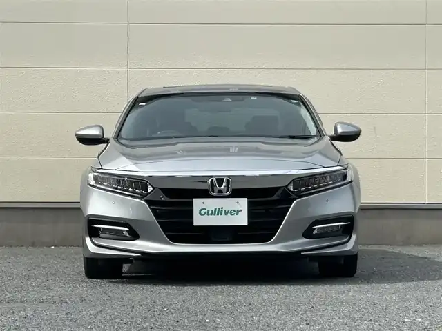 ホンダ アコード EX 茨城県 2020(令2)年 4.8万km ルナシルバーM 8インチホンダインターナビ/バックカメラ/AppleCarPlay/サンルーフ/ホンダセンシング/ブラインドスポットインフォメーション/ヘッドアップディスプレイ/ワイヤレス充電器/ビルトインETC/LEDヘッドランプ/オートライト/純正18インチアルミホイール/革巻きステアリング/パドルシフト/黒革シート/シートヒーター/ドライビングポジションシステム/パワーシート/禁煙車
