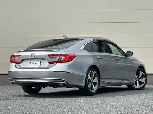 ホンダ アコード EX 茨城県 2020(令2)年 4.8万km ルナシルバーM 8インチホンダインターナビ/バックカメラ/AppleCarPlay/サンルーフ/ホンダセンシング/ブラインドスポットインフォメーション/ヘッドアップディスプレイ/ワイヤレス充電器/ビルトインETC/LEDヘッドランプ/オートライト/純正18インチアルミホイール/革巻きステアリング/パドルシフト/黒革シート/シートヒーター/ドライビングポジションシステム/パワーシート/禁煙車