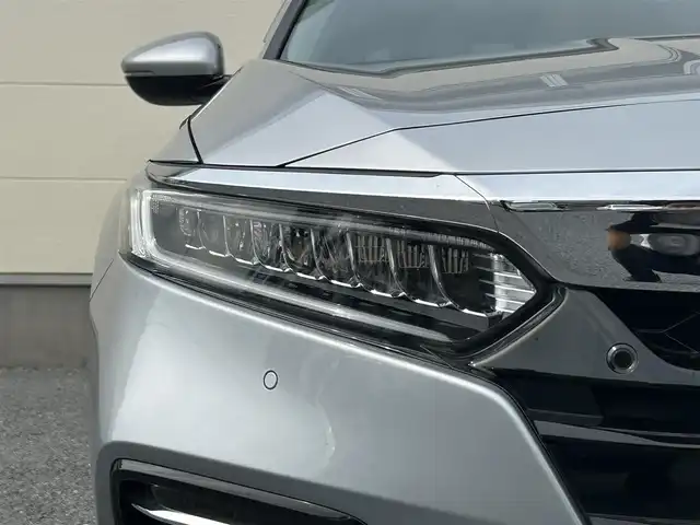 ホンダ アコード EX 茨城県 2020(令2)年 4.8万km ルナシルバーM 8インチホンダインターナビ/バックカメラ/AppleCarPlay/サンルーフ/ホンダセンシング/ブラインドスポットインフォメーション/ヘッドアップディスプレイ/ワイヤレス充電器/ビルトインETC/LEDヘッドランプ/オートライト/純正18インチアルミホイール/革巻きステアリング/パドルシフト/黒革シート/シートヒーター/ドライビングポジションシステム/パワーシート/禁煙車