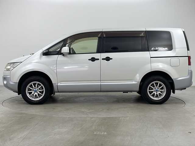 三菱 デリカＤ：５ D－Power package 道央・札幌 2013(平25)年 10.3万km ウォームホワイトP/クールシルバー ・4WD/・寒冷地仕様/・社外ナビ（CD＆DVD＆TV＆BT＆SD）/・社外フリップダウンモニター/・バックカメラ/・サイドカメラ/・フロントカメラ/・シートヒーター/・ドアミラーヒーター/・パドルシフト/・ETC/・両側パワースライドドア/・社外ドライブレコーダー/・HIDヘッドライト/・フォグランプ