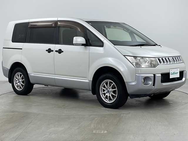 三菱 デリカＤ：５ D－Power package 道央・札幌 2013(平25)年 10.3万km ウォームホワイトP/クールシルバー ・4WD/・寒冷地仕様/・社外ナビ（CD＆DVD＆TV＆BT＆SD）/・社外フリップダウンモニター/・バックカメラ/・サイドカメラ/・フロントカメラ/・シートヒーター/・ドアミラーヒーター/・パドルシフト/・ETC/・両側パワースライドドア/・社外ドライブレコーダー/・HIDヘッドライト/・フォグランプ