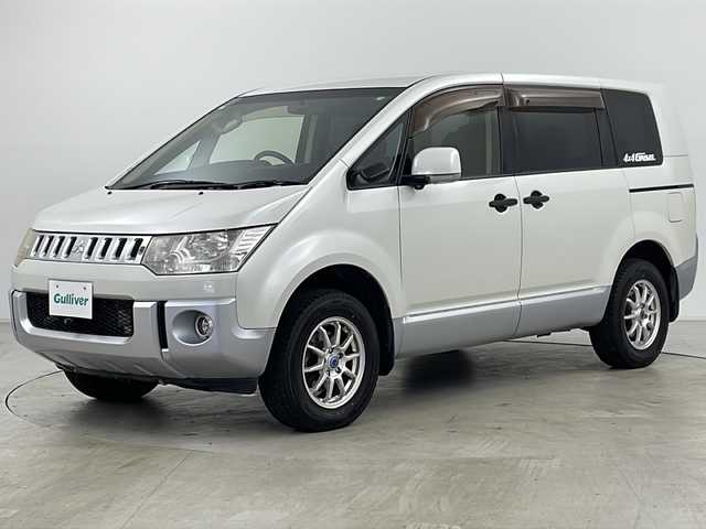 三菱 デリカＤ：５ D－Power package 道央・札幌 2013(平25)年 10.3万km ウォームホワイトP/クールシルバー ・4WD/・寒冷地仕様/・社外ナビ（CD＆DVD＆TV＆BT＆SD）/・社外フリップダウンモニター/・バックカメラ/・サイドカメラ/・フロントカメラ/・シートヒーター/・ドアミラーヒーター/・パドルシフト/・ETC/・両側パワースライドドア/・社外ドライブレコーダー/・HIDヘッドライト/・フォグランプ