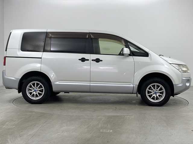 三菱 デリカＤ：５ D－Power package 道央・札幌 2013(平25)年 10.3万km ウォームホワイトP/クールシルバー ・4WD/・寒冷地仕様/・社外ナビ（CD＆DVD＆TV＆BT＆SD）/・社外フリップダウンモニター/・バックカメラ/・サイドカメラ/・フロントカメラ/・シートヒーター/・ドアミラーヒーター/・パドルシフト/・ETC/・両側パワースライドドア/・社外ドライブレコーダー/・HIDヘッドライト/・フォグランプ