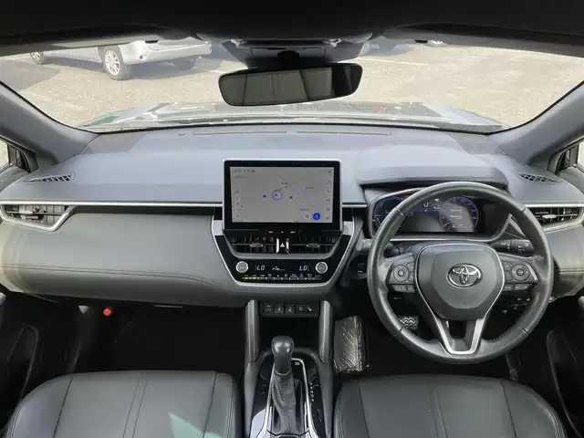 トヨタ カローラ クロス ハイブリッド Z 道央・札幌 2023(令5)年 1.2万km スパークリングブラックパールクリスタルシャイン ４WD/寒冷地仕様/純正ディスプレイオーディオ（ナビ付）/AM/FM/BT/フルセグ/トヨタチームメイト/トヨタセーフティセンス/プリクラッシュセーフティ/横滑り防止装置/レーダークルーズコントロール/レーンキープアシスト/クリアランスソナー/パーキングアシスト/BSM/PDA/PKSB/SEA/RCD/RSA/パノラミックビューモニター/ビルトインETC2.0/EVMODE/DRIVEMODE切替/パワーバックドア/D席パワーシート/前席シートヒーター/ハーフレザーシート/革巻きステアリング/ステアリングリモコン/ハンドルヒーター/AC100V/電動パーキング/ブレーキホールド/プッシュスタート/スマートキー/LEDヘッドライト/オートライト/オートハイビーム/フォグランプ/ヘッドライトレベライザー/電動格納ミラー/ヒーテッドドアミラー/ウィンカーミラー/純正フロアマット/ドアバイザー