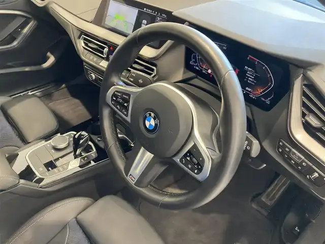 ＢＭＷ ＢＭＷ １１８ｄ Mスポーツ 熊本県 2024(令6)年 0.9万km サファイアブラックP ハーフレザーシート/全席パワーシート/ETC2.0/