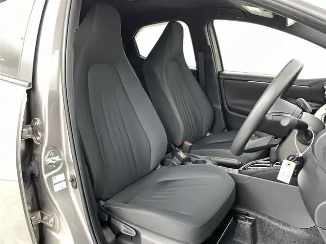 トヨタ ヤリス G 福島県 2022(令4)年 0.4万km ブラック/アバンギャルドブロンズメタリック トヨタセーフティセンス/・プリクラッシュセーフティシステム（対車両）/・レーンディパーチャーアラート/・オートマチックハイビーム/ブラインドスポットモニター/クリアランスソナー/純正ディスプレイオーディオ/・コネクティッドナビ/BT/USB/AM/FM/Miracast/・パノラマミックビューバックカメラ/・ETC/ステアリングスイッチ/プッシュスタート/・スマートキー/LEDヘッドライト/・オートライト/ドアバイザー/純正フロアマット
